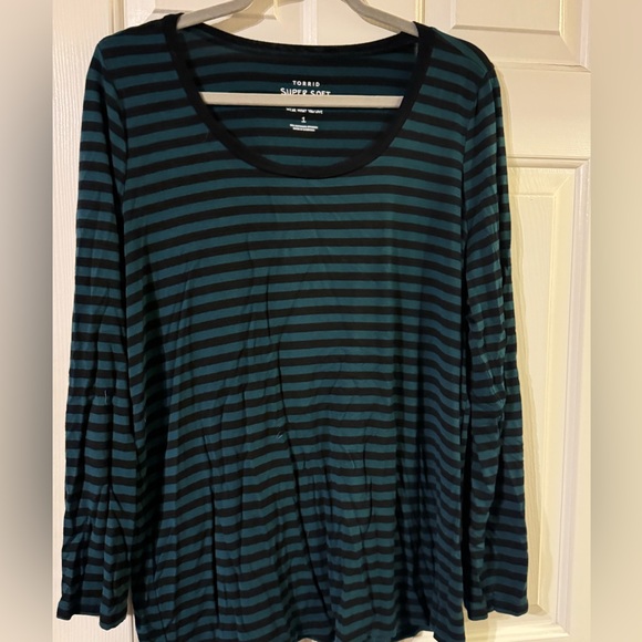 Torrid long sleeve super soft top - Picture 5 of 6